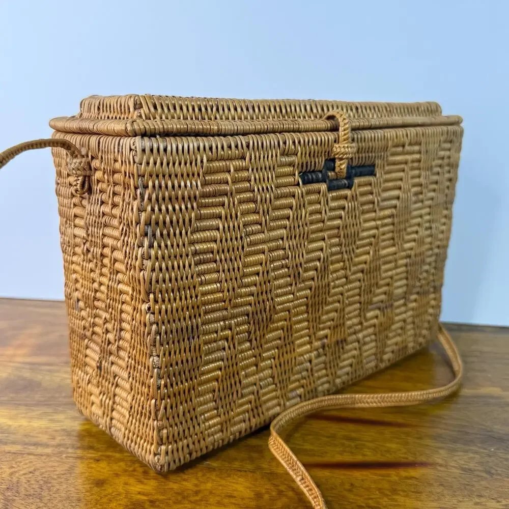 Vintage Woven Straw Grass Hawaiian Purse Crossbody